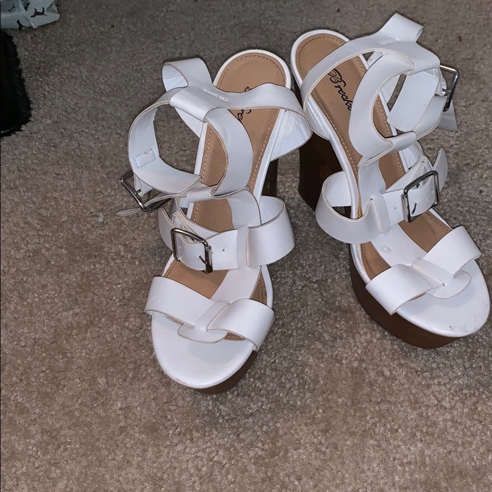 Heel - Picture 1 of 4